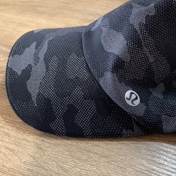Lululemon Camo Cap - Picture 2 of 4